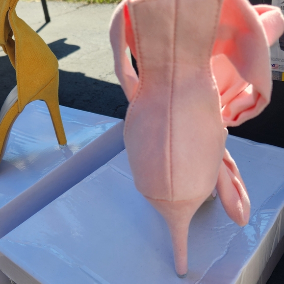 NIB Pink Suede Heels Sz 39 - Picture 7 of 7